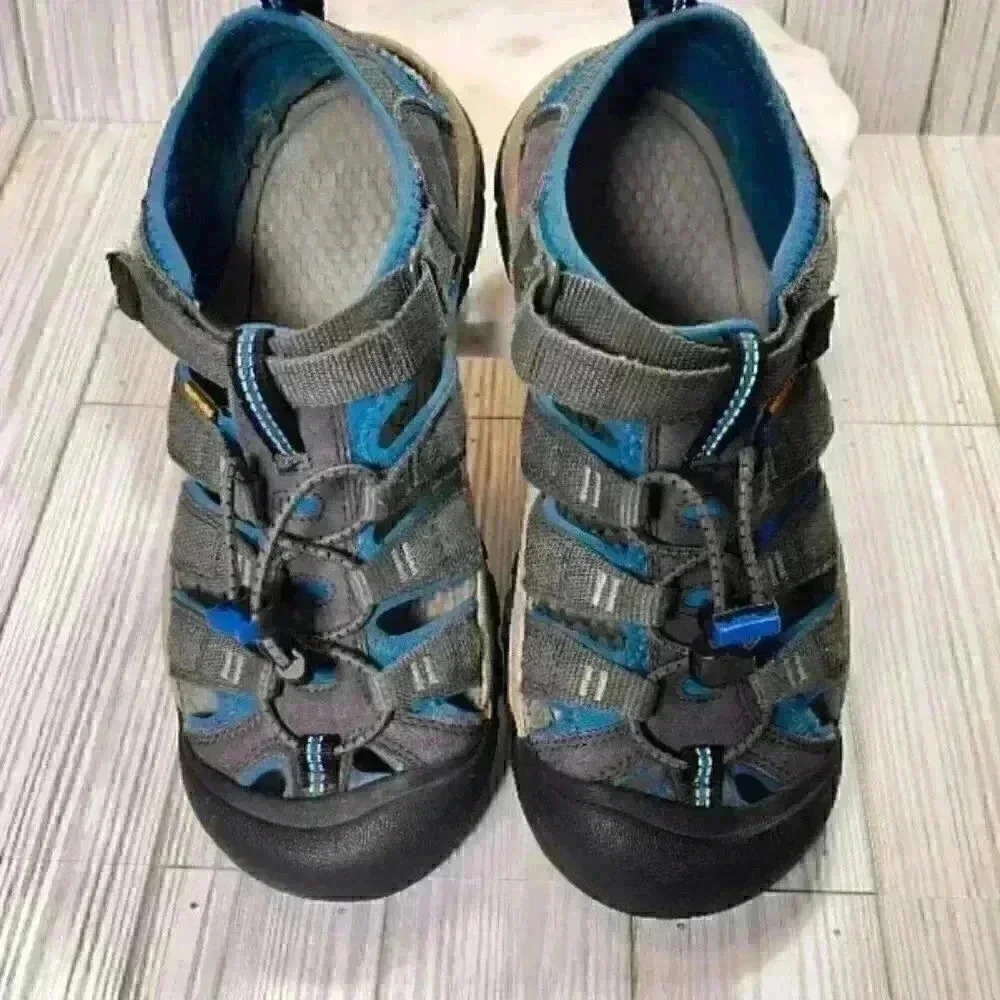 Keen Newport H2 Sandals Waterproof kids closed-toe sandal blue/grey youth size 5